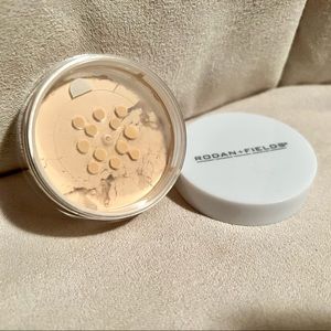 Rodan & Fields Mineral Peptide Powder (Discontinued) - Shade = Light